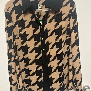 Anne Klein Black and Tan Houndstooth Button-Up Shirt